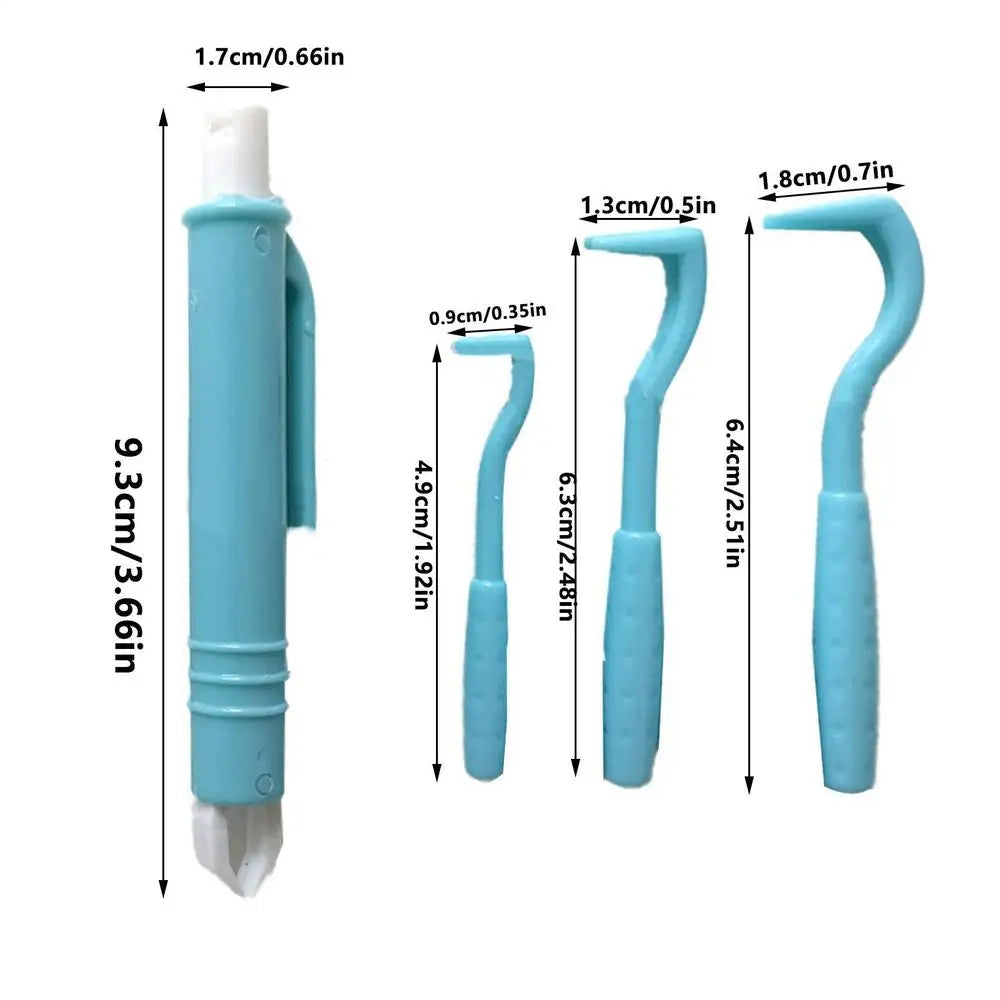 Kit pince à tique professionnel incluant un stylo extracteur bleu, trois crochets tire-tiques verts de tailles variées et une boîte de rangement transparente. Cette pince tique chat et chien permet un retrait précis, hygiénique et sécurisé des parasites. Accessoire de soin essentiel type pince tique pour la santé et la protection de vos animaux de compagnie.