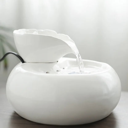 Fontaine à Eau en Céramique pour Chats – Design Élégant & Filtration Naturelle 🐾💧