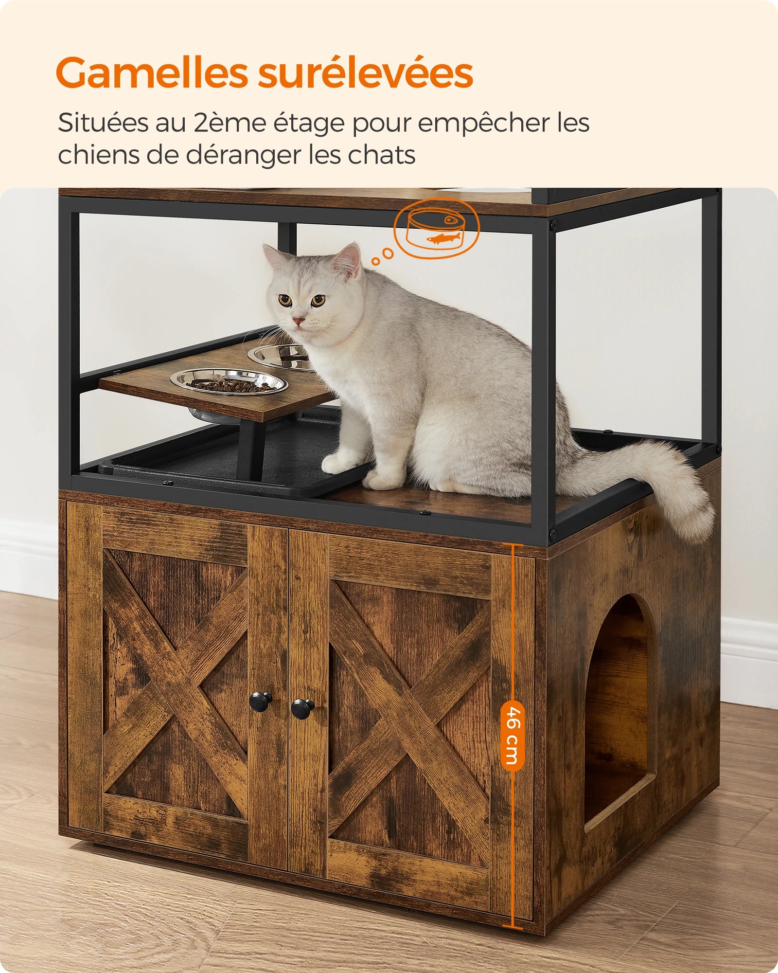 Zoom sur les gamelles surélevées en acier inoxydable d'un arbre à chat industriel en bois. Le plateau repas est situé à 46 cm de hauteur pour protéger la nourriture du chat. Meuble arbre a chat robuste avec station de nutrition intégrée, idéal pour chat et arbre chaton en foyer multi-animaux. Qualité Les Trésors d'Owka.