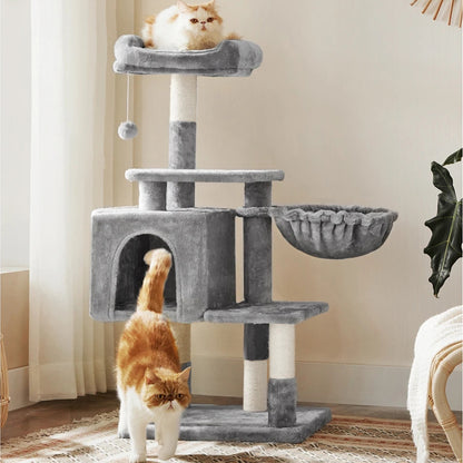 Arbre à chat design en bois naturel gris de 94 cm avec panier supérieur douillet, niche centrale, hamac suspendu et poteaux en sisal blanc.