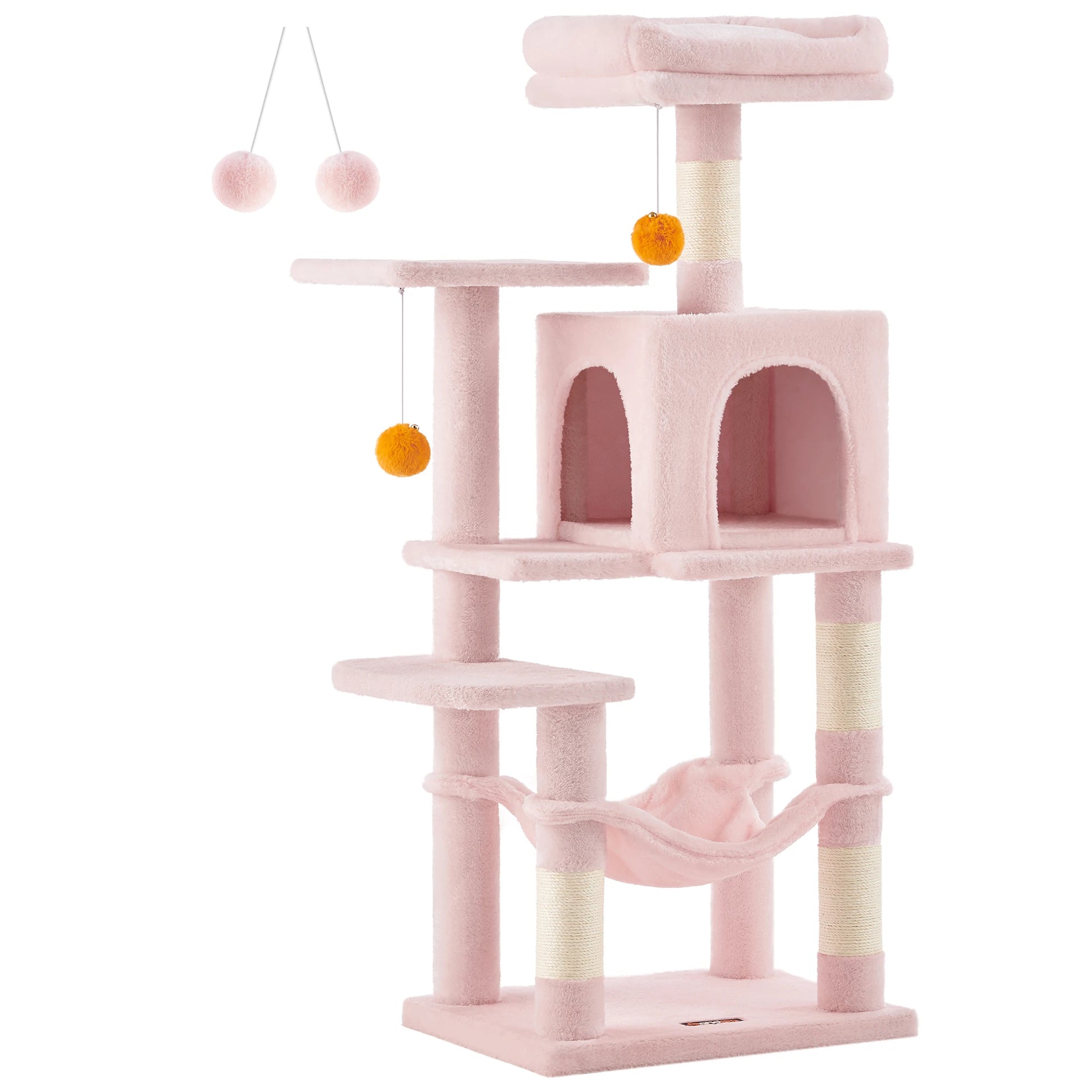 Vue d'ensemble sur fond blanc d'un arbre à chat multi-niveaux de la marque Les Trésors d'Owka, coloris rose pastel élégant. Cet arbre pour chat complet comprend une niche spacieuse avec double ouverture, un hamac suspendu moelleux, une plateforme d'observation rembourrée et plusieurs paliers d'escalade en peluche douce. La structure intègre des poteaux griffoirs robustes revêtus de sisal naturel pour l'entretien des griffes, ainsi que des pompons de jeu orange vif suspendus pour stimuler l'instinct de chass