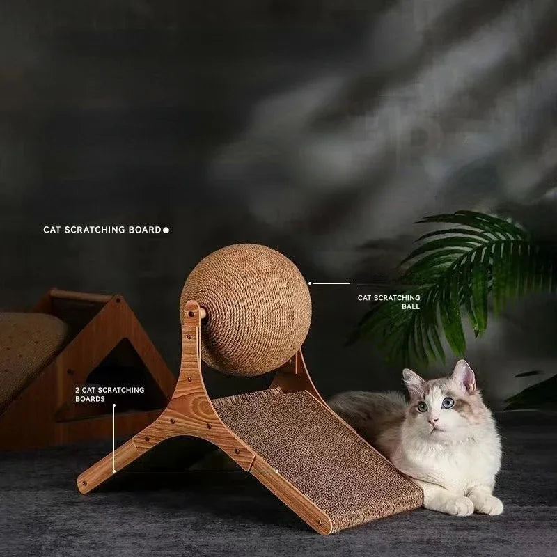 Présentation technique d'une station de griffage pour chat comprenant une grande balle rotative en sisal, deux planches à griffer en carton ondulé et un socle triangulaire en bois massif.