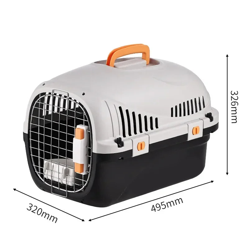 Caisse de transport rigide pour chat noire et grise avec dimensions techniques (495x320x326mm), grille métallique de sécurité, verrous orange et poignée ergonomique.