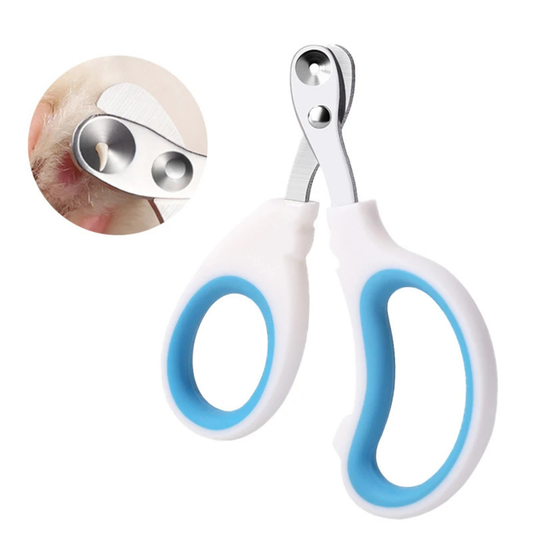 Coupe-griffes type ciseaux pour chat avec lame circulaire de précision et poignée ergonomique bleu et blanc, démonstration de la coupe sécurisée de la pointe de la griffe.