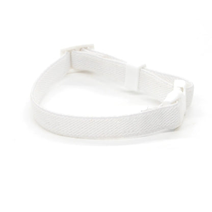 Collier pour chat en nylon élastique tressé blanc avec boucle de sécurité blanche réglable, design souple et confortable anti-étranglement sans grelot.