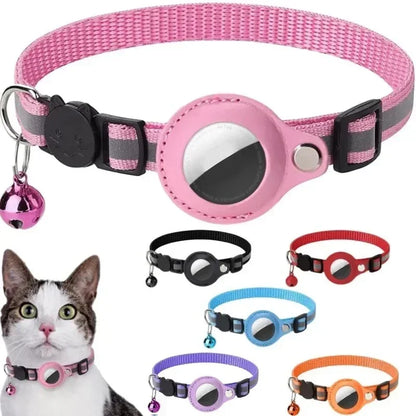 Collier pour chat réfléchissant avec support AirTag intégré en cuir, clochette assortie et boucle de sécurité, disponible en rose, noir, rouge, bleu, violet et orange.