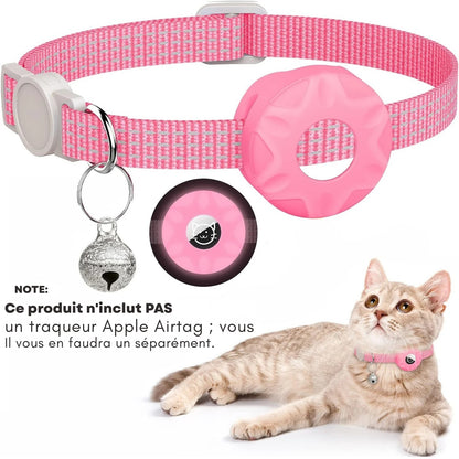 Collier réfléchissant rose pour chat avec support AirTag intégré (vendu séparément), boucle de sécurité et clochette. Un accessoire de protection indispensable pour surveiller votre animal grâce à ce collier gps. Parfait pour sécuriser un premier collier gps pour chaton et garantir une sérénité totale lors des sorties.