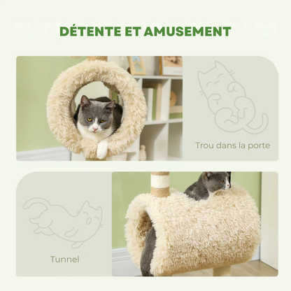 Collier pour chat crème en tissu ultra-doux orné d'une grande fleur en tricot beige et rose poudré. Vue d'un collier chaton ajustable muni d'une clochette argentée et d'une boucle de sécurité grise. Accessoire confortable style kawaii bohème pour collier chat. Les Trésors d'Owka.