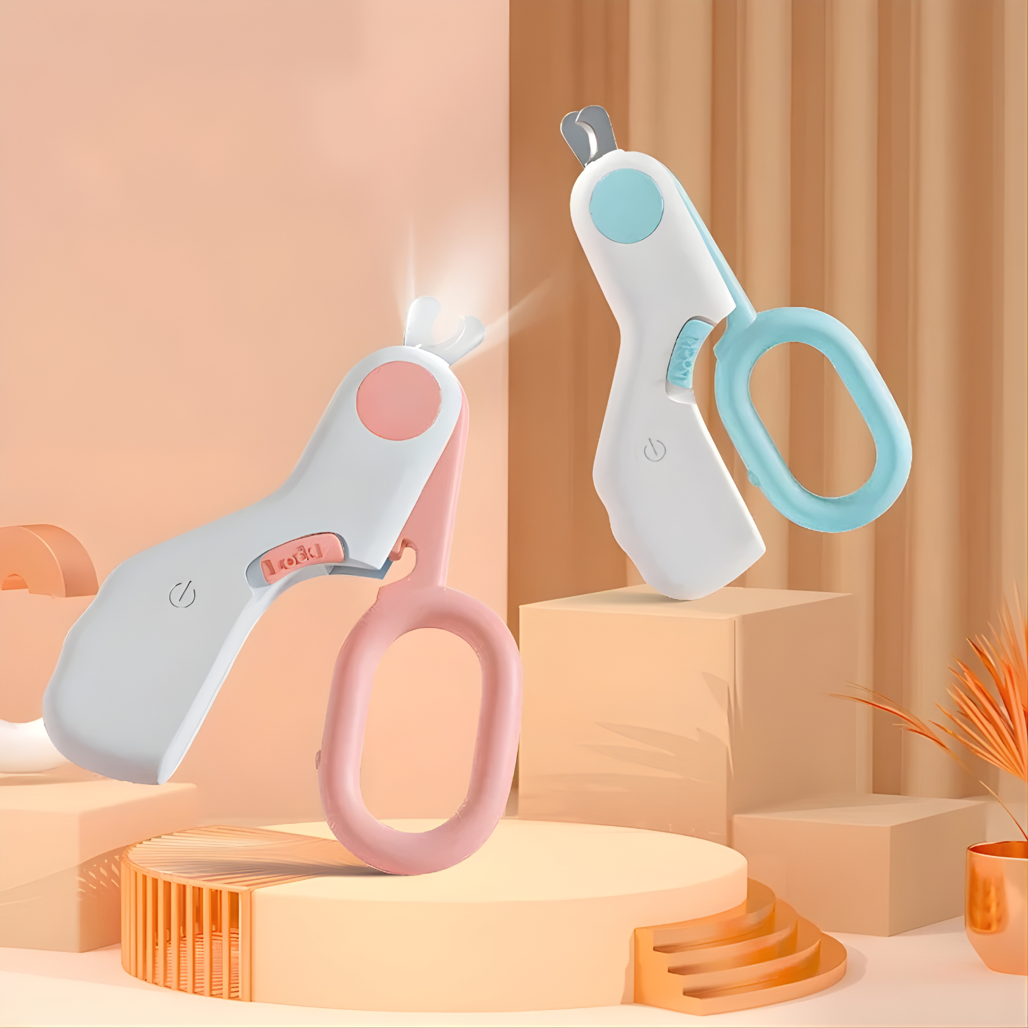 Présentation design du coupe-griffes lumineux pour chat et chien avec lampe LED intégrée pour éclairer la veine, modèles ergonomiques en rose pastel et bleu ciel sur socles décoratifs.