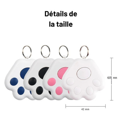 Infographie présentant les détails de la taille d'un médaillon pour collier gps chat en forme de patte. Les dimensions indiquées sont de 42 mm de largeur sur 40 mm de hauteur. Le visuel montre une gamme de quatre coloris : bleu, noir, rose et blanc. Ce format miniature et léger est la solution idéale pour un collier gps pour chaton, garantissant un port sans gêne grâce à ce collier gps compact.