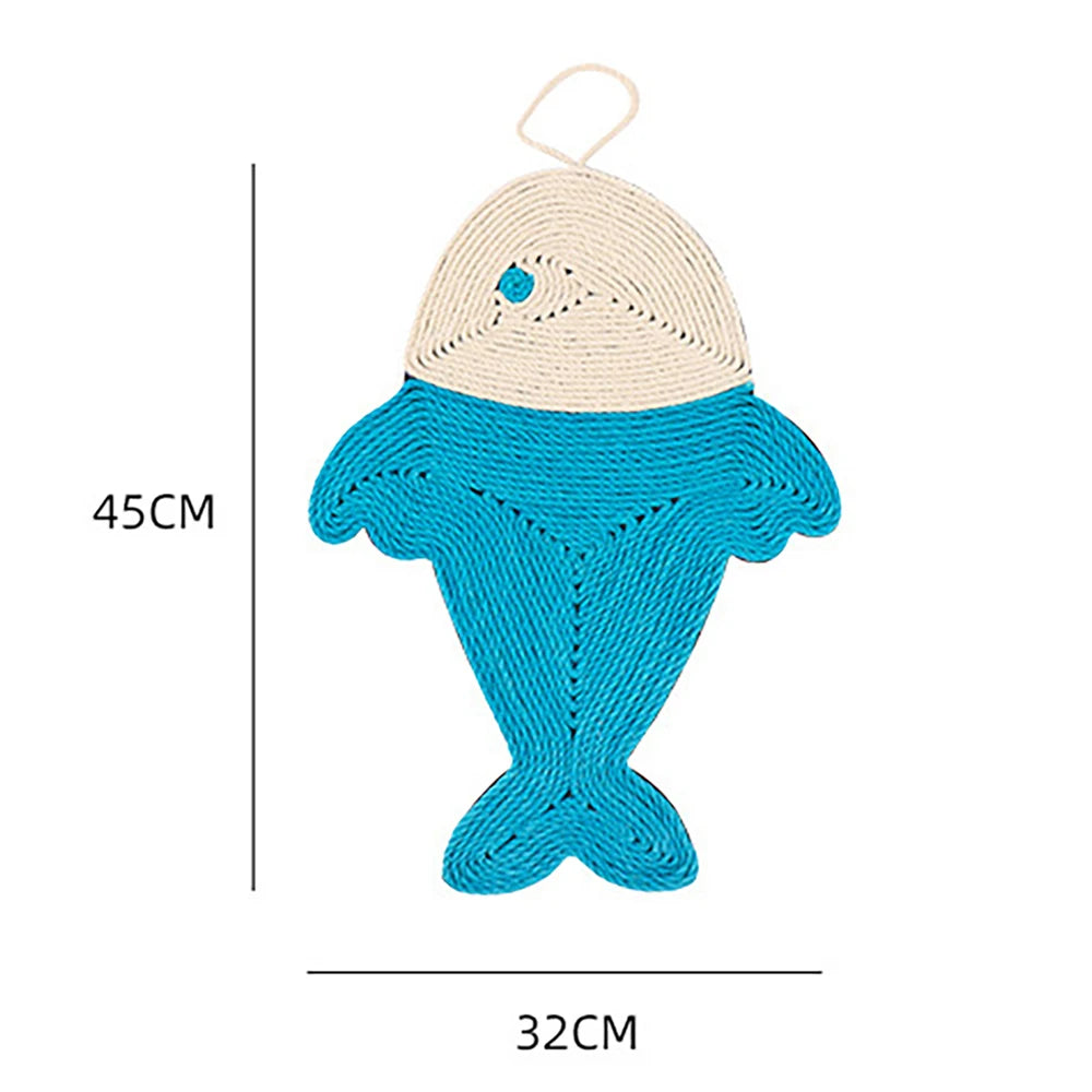 Schéma technique d'un griffoir pour chat en sisal bleu et blanc en forme de poisson, montrant une hauteur de 45 cm et une largeur de 32 cm avec boucle de suspension.