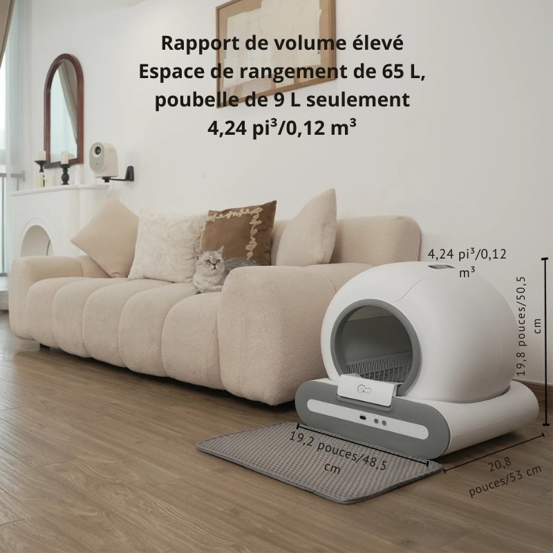 Infographie de dimensions pour le bac à litière chat automatique DOEL dans un salon : 53 cm de profondeur, 48,5 cm de largeur et 50,5 cm de hauteur. Offre 65L d'espace intérieur et un bac à déchets de 9L, idéal comme bac à litière pour chaton spacieux.