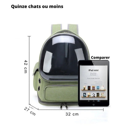 Dimensions du sac à dos pour chat panoramique vert : 42x32x27 cm. Infographie comparative du sac dos pour chat avec un iPad mini pour l'échelle. Sac dos chat Les Trésors d'Owka robuste, idéal pour transporter un chat jusqu'à 7kg en toute sécurité.