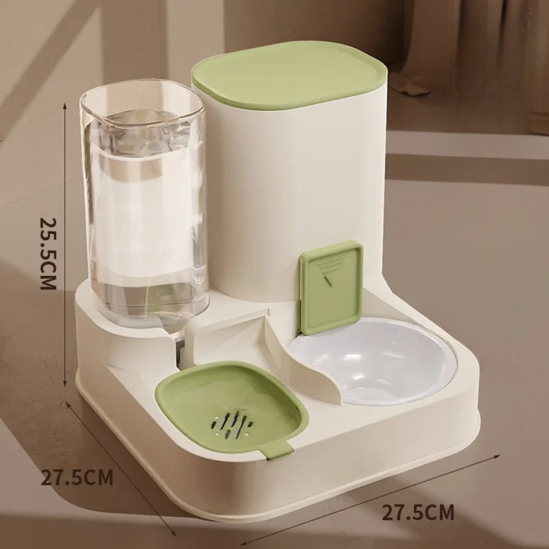 Schéma technique des dimensions d'une station de nourrissage pour chat vert sauge et crème : 27,5 cm de largeur et profondeur, 25,5 cm de hauteur pour le réservoir d'eau transparent.