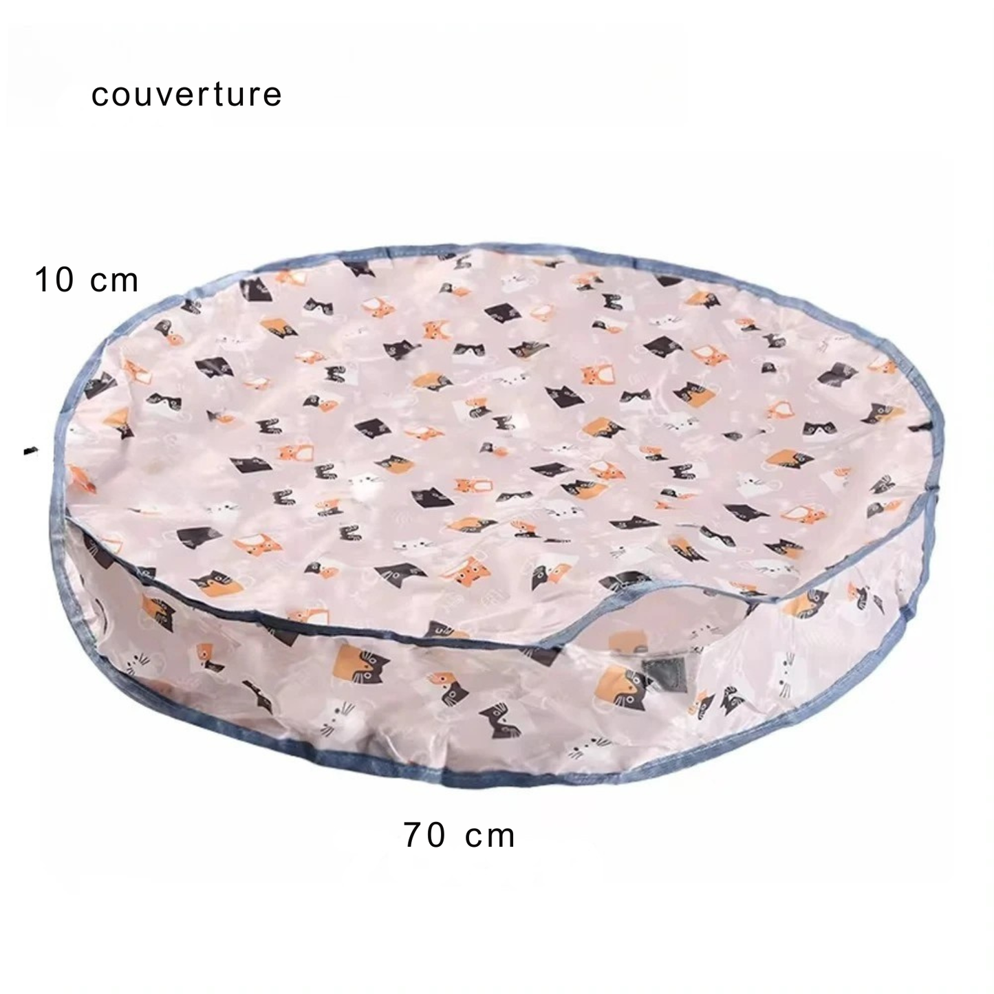Dimensions de la housse de tapis pour jouet pour chat interactif : 70 cm de diamètre et 10 cm de hauteur. Ce grand tapis de jeu avec motifs de chats est idéal pour dissimuler un jouet chat motorisé et stimuler l'instinct de chasse. Un accessoire de divertissement XL parmi les jouet animaux pour des heures de cache-cache.