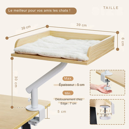 Dimensions techniques du hamac à chat bureau en bois : plateau de 39x39 cm et hauteur de 30 cm. Ce hamac pour chat avec bras blanc s'adapte aux bureaux jusqu'à 5 cm d'épaisseur. Un hamac chat robuste avec coussin en peluche, idéal pour sécuriser le repos de votre félin en télétravail.