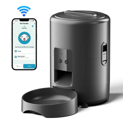 Distributeur automatique de croquettes gris anthracite pilotable par application smartphone via Wi-Fi, avec écran de contrôle et bol de nourriture intégré.