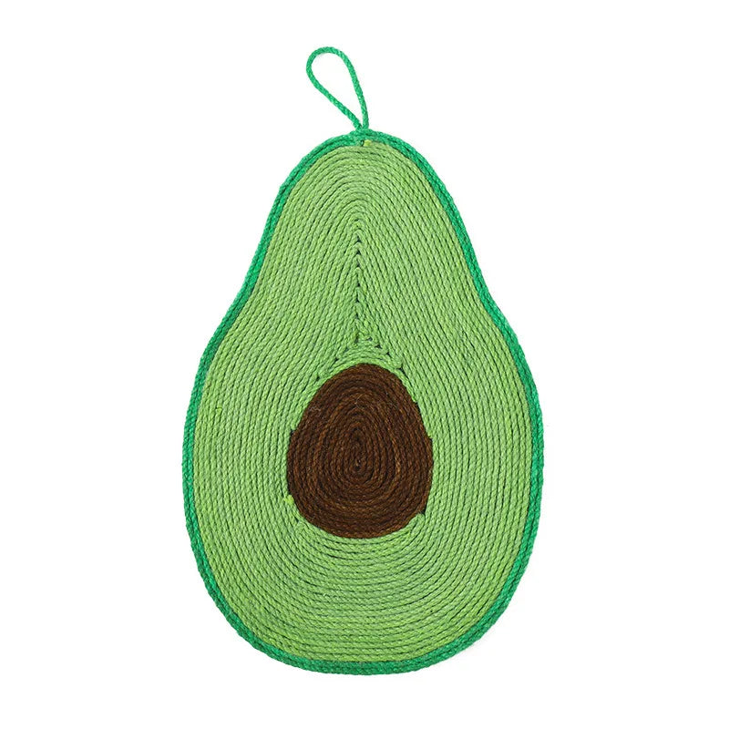 Griffoir pour chat en sisal naturel teinté en forme d'avocat vert avec noyau marron, incluant une boucle de suspension pour une installation murale ou au sol.
