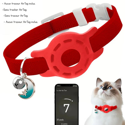 Collier gps chat rouge ajustable avec support de traçage intégré et pendentif lune élégant. L'image présente l'interface d'application smartphone avec guidage de précision affichant la distance ("20 pieds"). Ce dispositif sécurisant est idéal comme premier collier gps pour chaton, offrant un suivi fiable via ce collier gps (traceur non inclus).