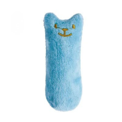 Jouet pour chat en peluche bleu ciel avec visage souriant brodé en fil doré. Ce jouet chat interactif en forme de petit coussin est idéal comme accessoire d'éveil à l'herbe à chat (catnip). Un incontournable parmi les jouet animaux pour stimuler l'activité physique, favoriser le jeu autonome et réduire l'anxiété de votre animal au quotidien.