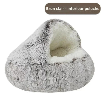 Panier grotte apaisant pour chat en peluche longue brun clair, doté d'un intérieur blanc ultra-moelleux et d'un toit souple protecteur pour un sommeil sécurisant.
