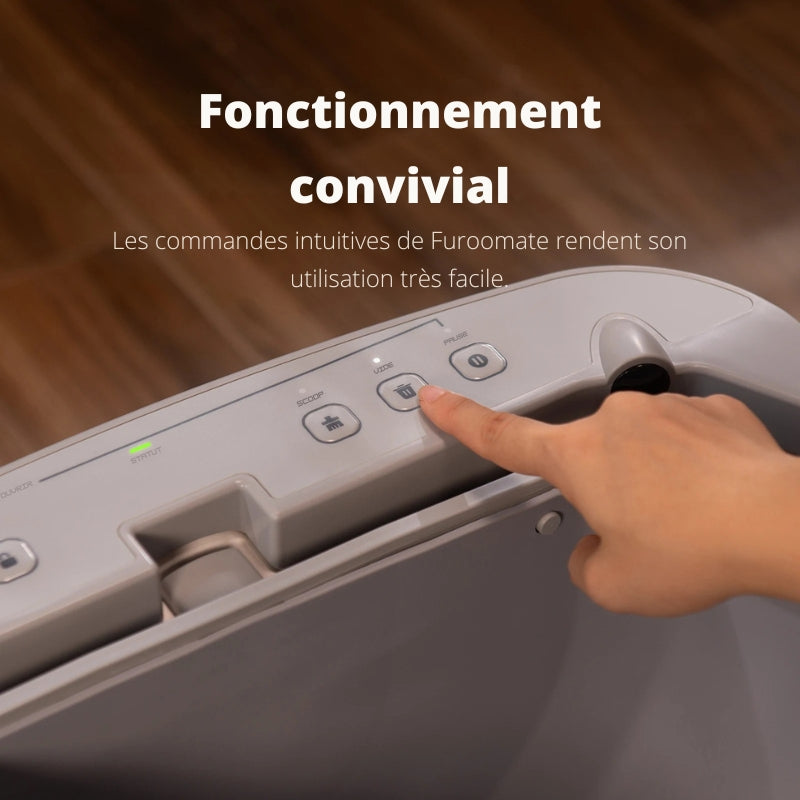 Gros plan sur le panneau de contrôle intuitif du bac à litière chat Furoomate, montrant une main activant la fonction de vidage d'une simple pression. Ce bac a litiere offre une utilisation simplifiée ("User-friendly Operation"), idéale pour l'entretien d'un bac à litière pour chaton.