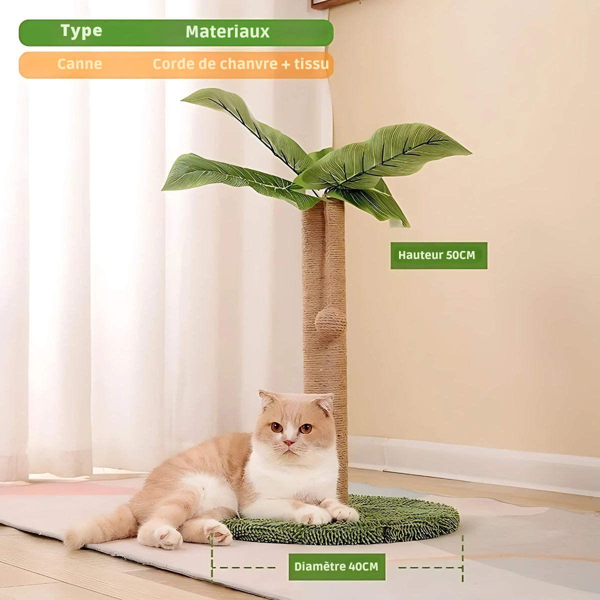 Arbre à chat design modèle Canne en forme de palmier avec poteau griffoir en corde de chanvre de 50 cm, base circulaire de 40 cm et feuilles tropicales réalistes, avec un chat beige allongé à côté.