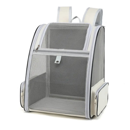 Sac à dos pour chat beige et blanc en maille mesh ultra-respirante. Vue de face du sac dos pour chat Les Trésors d'Owka avec ouvertures zippées et poches de rangement latérales. Sac dos chat élégant et sécurisé pour un transport confortable avec aération maximale.