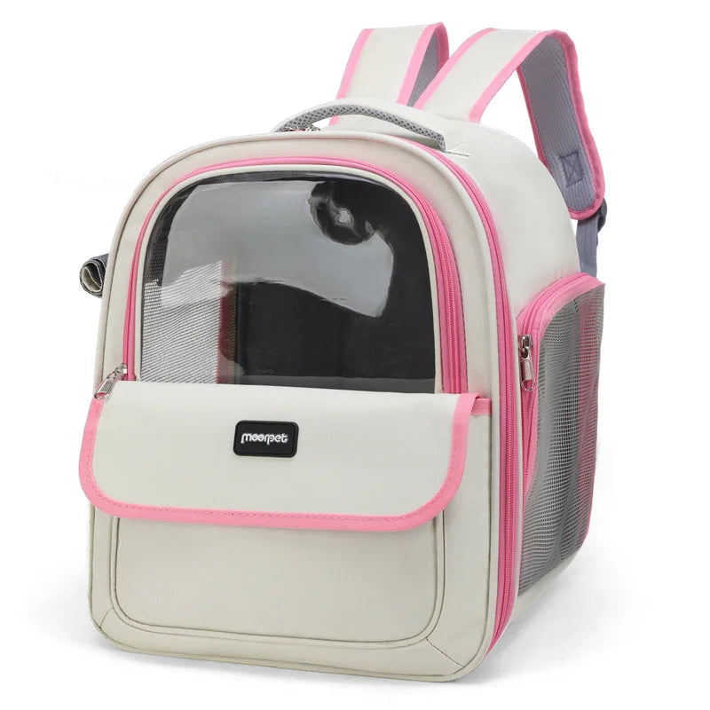 Sac à dos pour chat blanc crème et rose avec hublot transparent panoramique. Vue de face du sac dos pour chat Les Trésors d'Owka avec aérations latérales en mesh et bretelles confortables. Sac dos chat au design élégant et sécurisé pour transport citadin.
