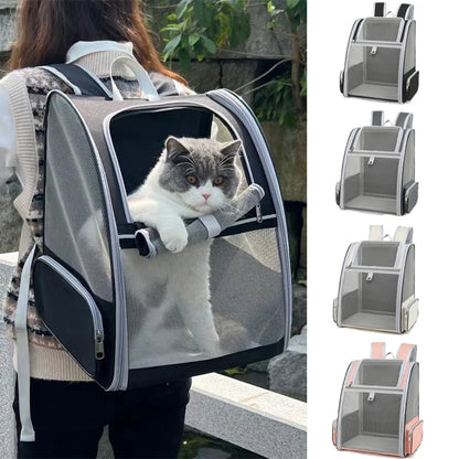 Gamme de sacs à dos pour chat extensibles en mesh ventilé noir, gris, beige et rose. Un chat gris et blanc sort la tête du sac dos pour chat Les Trésors d'Owka porté en randonnée. Sac dos chat respirant avec fenêtre en filet pour un transport confortable et sécurisé.