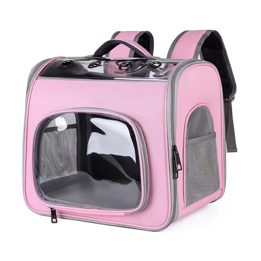 Grand sac à dos pour chat rose rectangulaire avec hublot panoramique frontal et supérieur. Vue de face du sac dos pour chat Les Trésors d'Owka avec aérations latérales en mesh et bretelles rembourrées. Sac dos chat spacieux et robuste pour transport sécurisé.