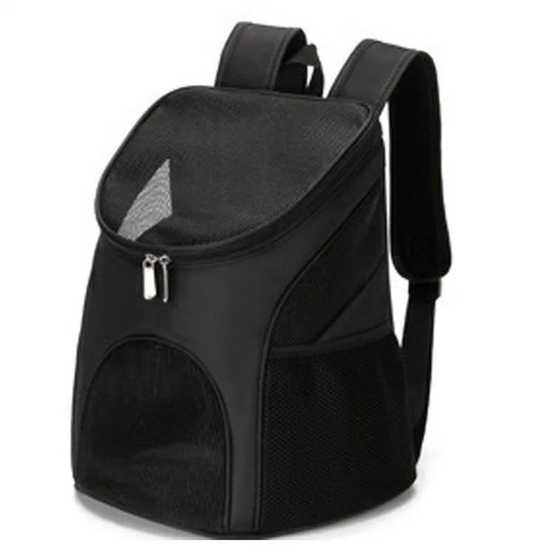 Sac à dos de transport pour chat noir avec larges fenêtres en maille mesh pour une ventilation optimale sur trois côtés, ouverture zippée supérieure et bretelles ergonomiques rembourrées.