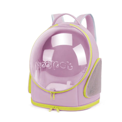 Sac à dos de transport pour chat rose pastel avec une grande fenêtre panoramique transparente en forme de bulle, doté de larges aérations latérales en maille filet et de bretelles ergonomiques.