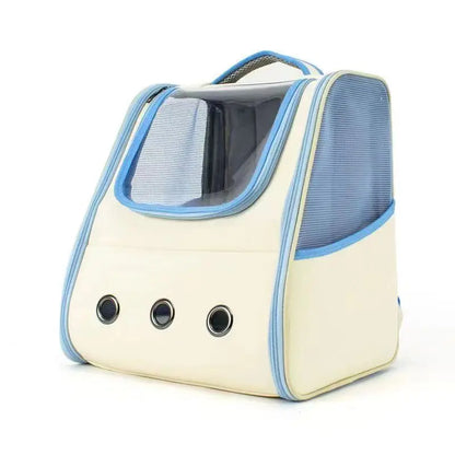 Sac à dos de transport pour chat crème avec liserés bleu ciel, doté d'une grande fenêtre panoramique frontale en filet, de parois latérales ventilées et de trois œillets d'aération métalliques.