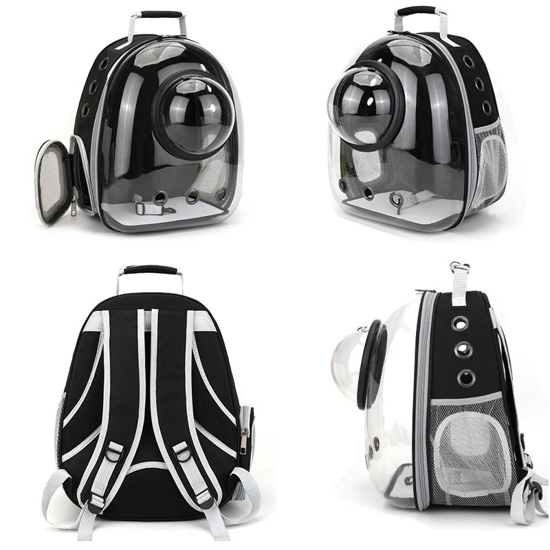 Femme portant un sac à dos de transport pour chat noir avec coque entièrement transparente et fenêtre en forme de bulle, montrant un chat blanc à l'intérieur et une petite porte latérale zippée ouverte.
