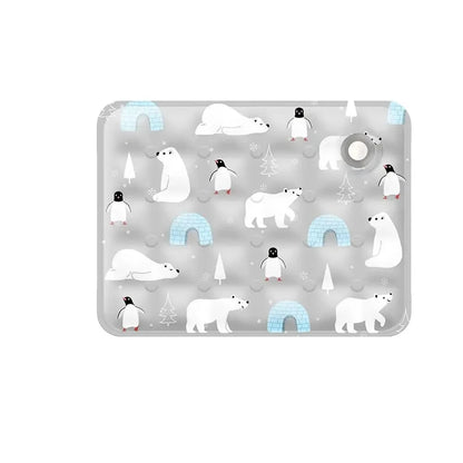 Packshot d'un tapis rafraichissant chat gris clair avec illustrations d'ours polaires, pingouins et igloos. Ce coussin rafraichissant chat matelassé au gel haute performance offre une fraîcheur immédiate. Coussin froid pour chat détouré sur fond blanc, idéal pour le référencement e-commerce et la protection contre la canicule. Qualité Les Trésors d'Owka.