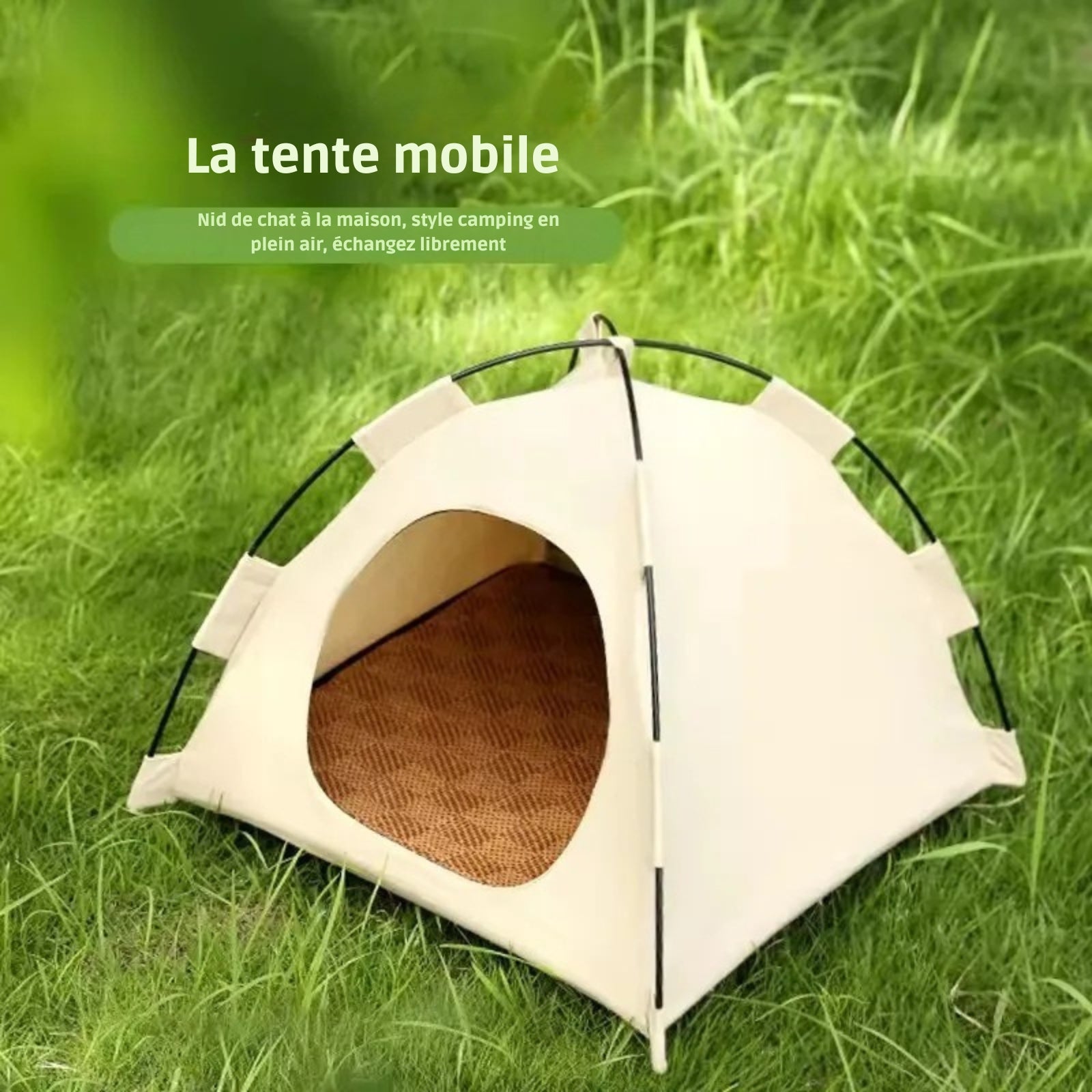 Tente pour chat portable beige installée sur l'herbe – Les Trésors d'Owka