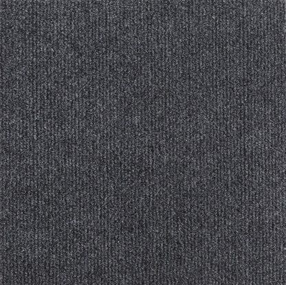 Gros plan détaillé sur la fibre haute densité d'un tapis griffoir chat coloris gris profond. L'image met en avant le tissage horizontal serré et la résistance extrême de ce tapis griffoir pour chat conçu pour protéger durablement vos canapés, murs et meubles. Ce tapis griffoir a chat offre une zone de griffade robuste et élégante qui s'intègre parfaitement aux décorations d'intérieur modernes et sombres. La qualité de ce matériau professionnel assure une durabilité maximale contre l'effilochage tout 