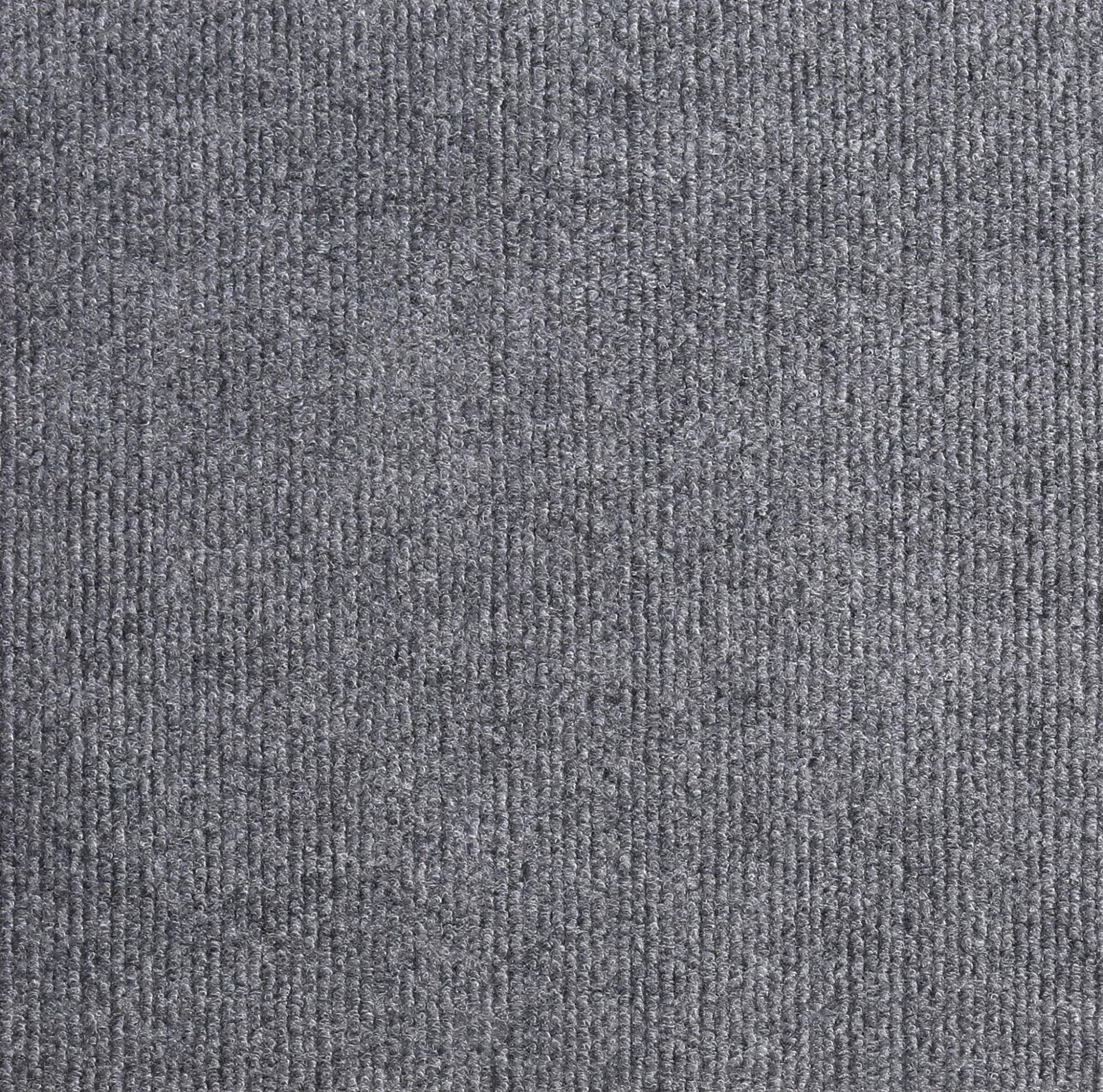 Gros plan détaillé sur la texture haute densité d'un tapis griffoir chat en feutre gris anthracite. L'image met en avant le tissage serré et la résistance des fibres de ce tapis griffoir pour chat conçu pour supporter les griffades les plus intensives. Ce tapis griffoir a chat offre une surface rugueuse idéale pour l'entretien naturel des griffes tout en protégeant durablement votre mobilier. La qualité de ce matériau professionnel garantit une longévité supérieure et une protection efficace de vos canapés 