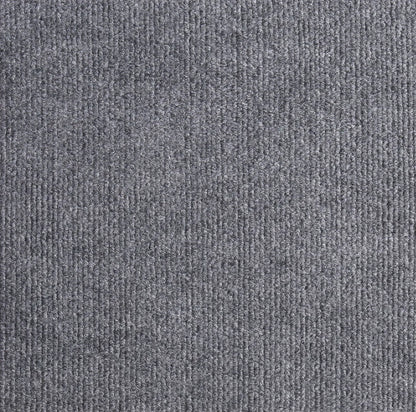 Gros plan détaillé sur la texture haute densité d'un tapis griffoir chat en feutre gris anthracite. L'image met en avant le tissage serré et la résistance des fibres de ce tapis griffoir pour chat conçu pour supporter les griffades les plus intensives. Ce tapis griffoir a chat offre une surface rugueuse idéale pour l'entretien naturel des griffes tout en protégeant durablement votre mobilier. La qualité de ce matériau professionnel garantit une longévité supérieure et une protection efficace de vos canapés 